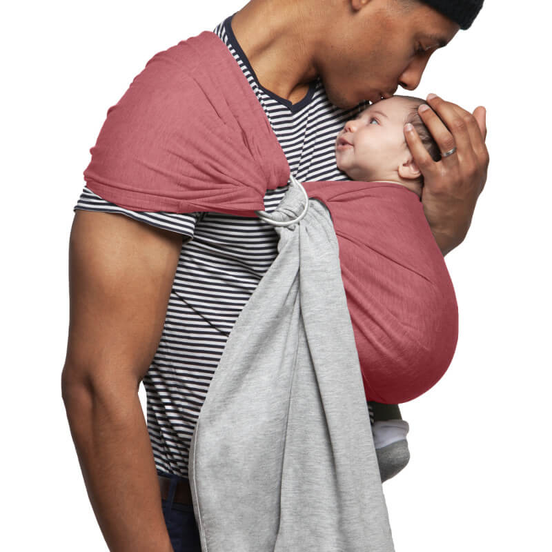 Love Radius Tragesling reversibel rosa-grau, Vater trägt Baby sicher
