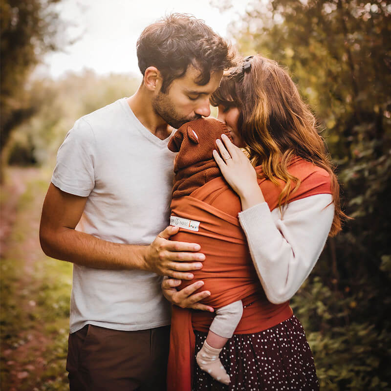 Love Radius BASIC draagdoek fawn, baby gedragen buiten in de natuur