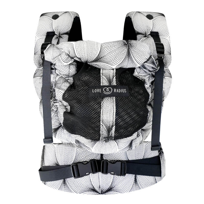 Love Radius PhysioCarrier 2 Black Orchid Babytrage Vorderansicht mit Blumenmuster