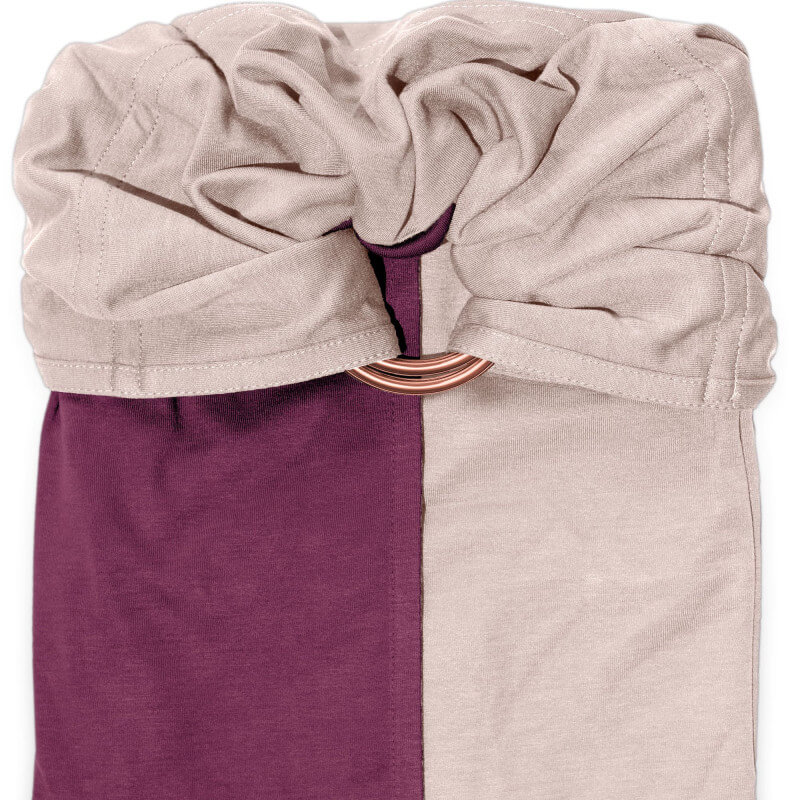 Love Radius Sling Tragetuch reversibel in Feige und Latte, Vorderansicht gewickelt auf weißem Hintergrund