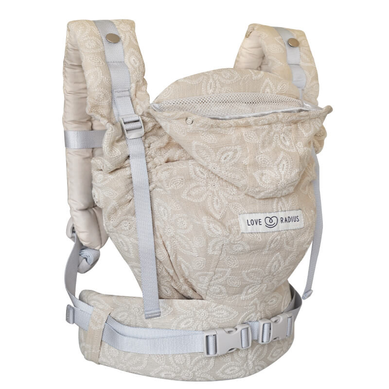 Portabebé HoodieCarrier 2 Love Radius beige con patrón floral, vista frontal con capucha plegada