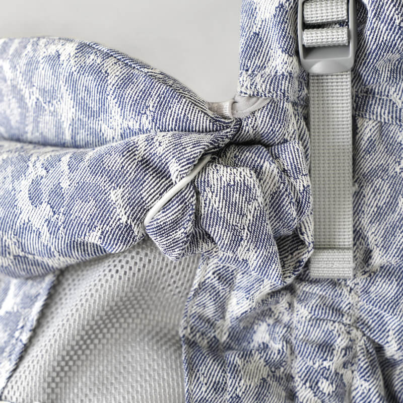 Love Radius PhysioCarrier 2 Babytrage blau Leopard, Verstellriemen Detail