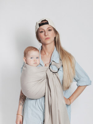Sling No Knot Woven Wrap - color Oro Blanco Madre llevando bebé Love Radius Sling Echarpe Tejida Sin Nudo coloris Oro Blanco